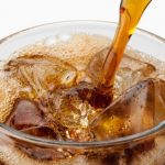 人工甘味料添加飲料の摂取量が多いと卒中・認知症リスク増大の可能性