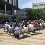 「熱中症に注意してください!!」と言いながらトイレが近くにない野外コンサート会場