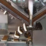 カナダの工場で量産される「アイスクリーム サンド」 と「アイスクリームコーン」