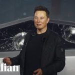 防弾仕様の車 窓ガラスに鉄球投げたら…割れた テスラ株価下落